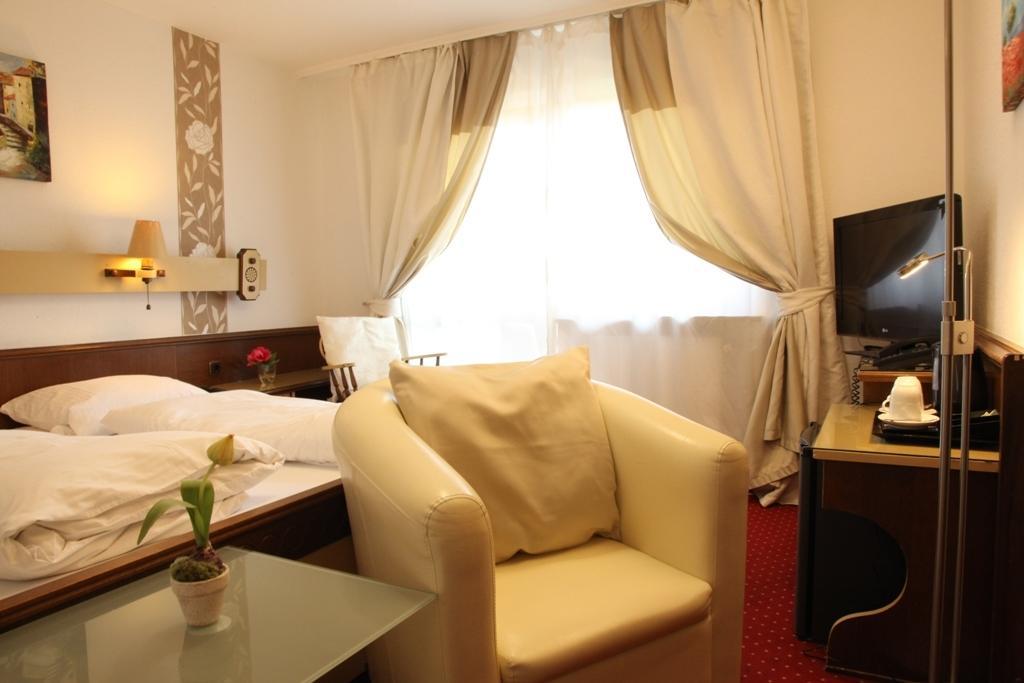 Kurhotel Wuerdinger Hof Bad Fussing Ruang foto
